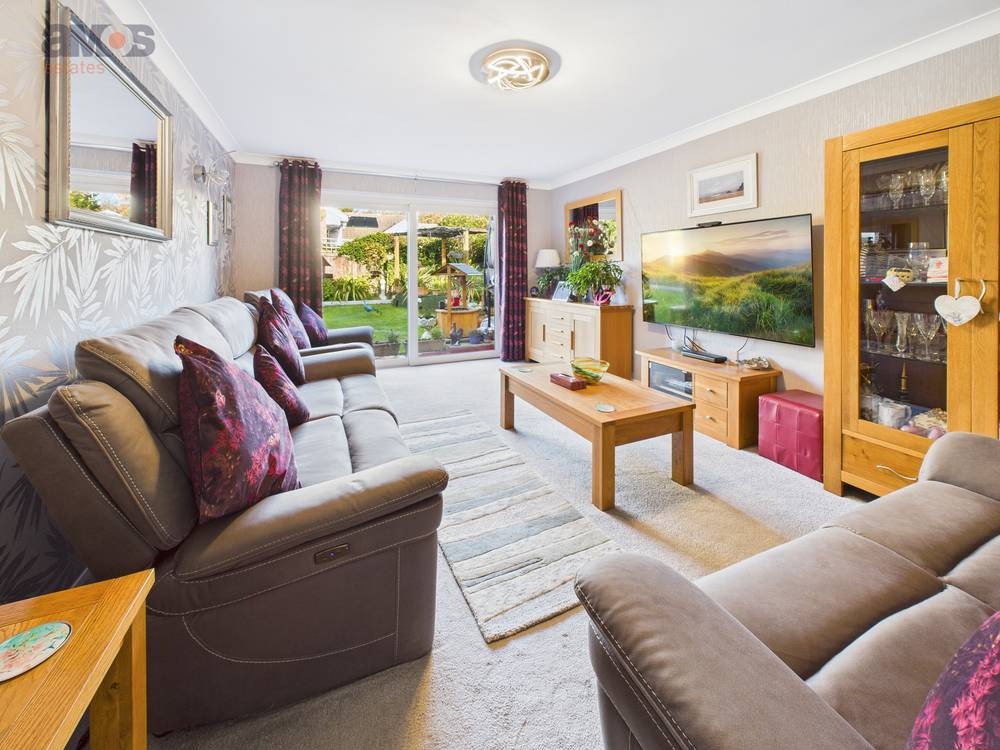 Two Bedroom Detached Bungalow Two Bedroom Detached Bungalow