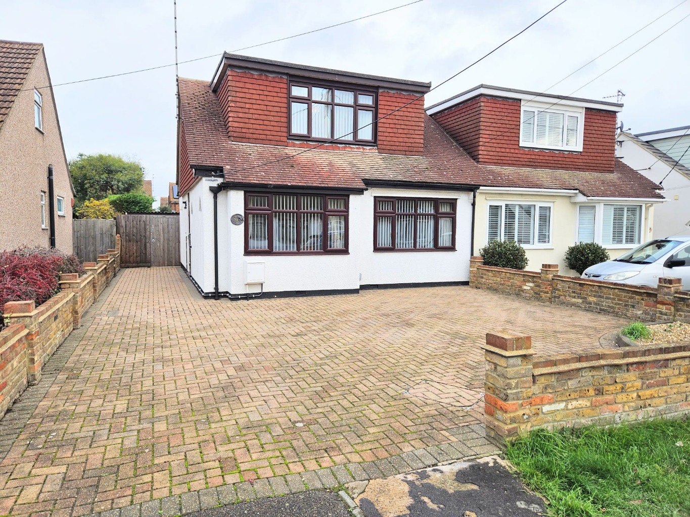 Three Bedroom Semi-Detached Chalet Three Bedroom Semi-Detached Chalet
