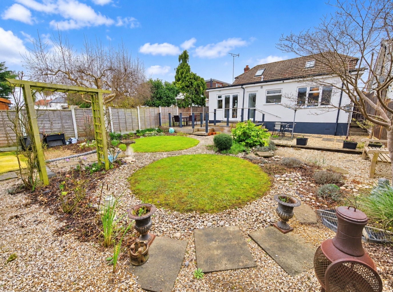 Main Road, Hawkwell, Hockley, Essex, SS5 4EH