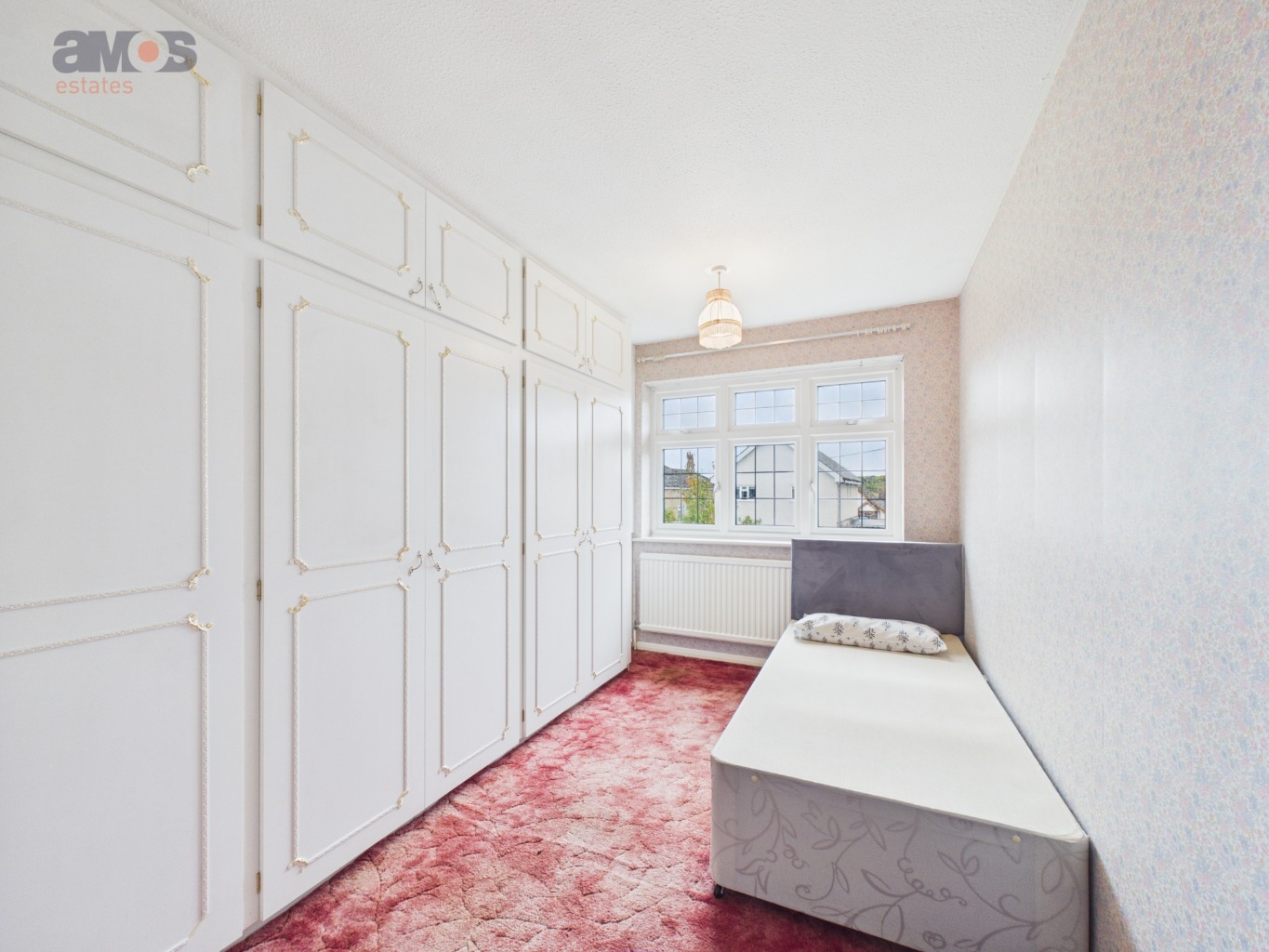 Knivet Close, Rayleigh, Essex, SS6 8PD
