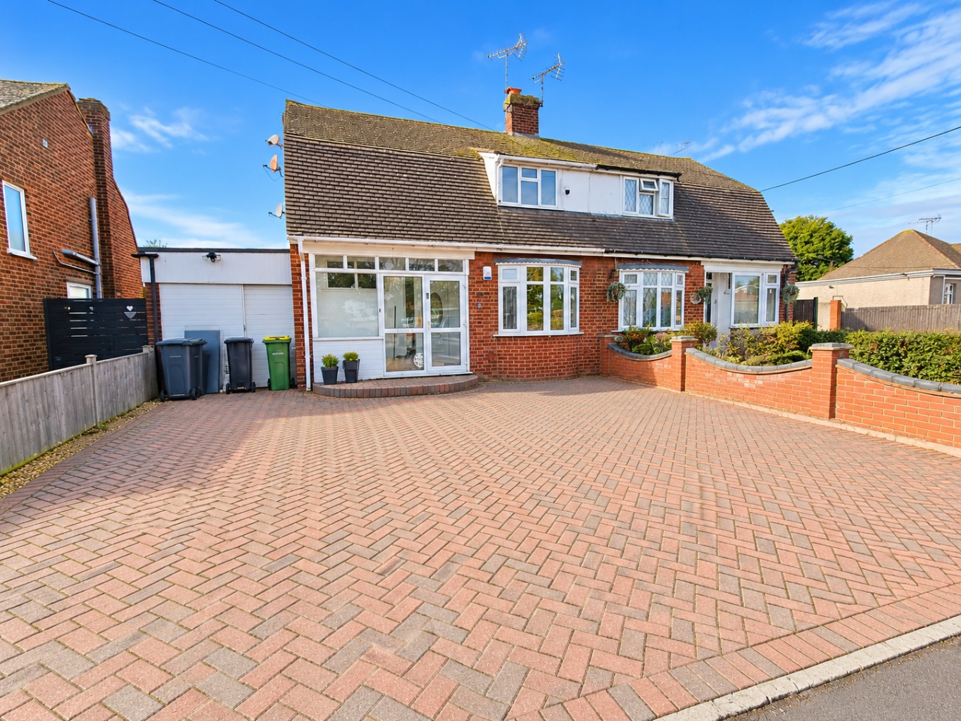 Ashingdon Road, Rochford, Essex, SS4 1TS