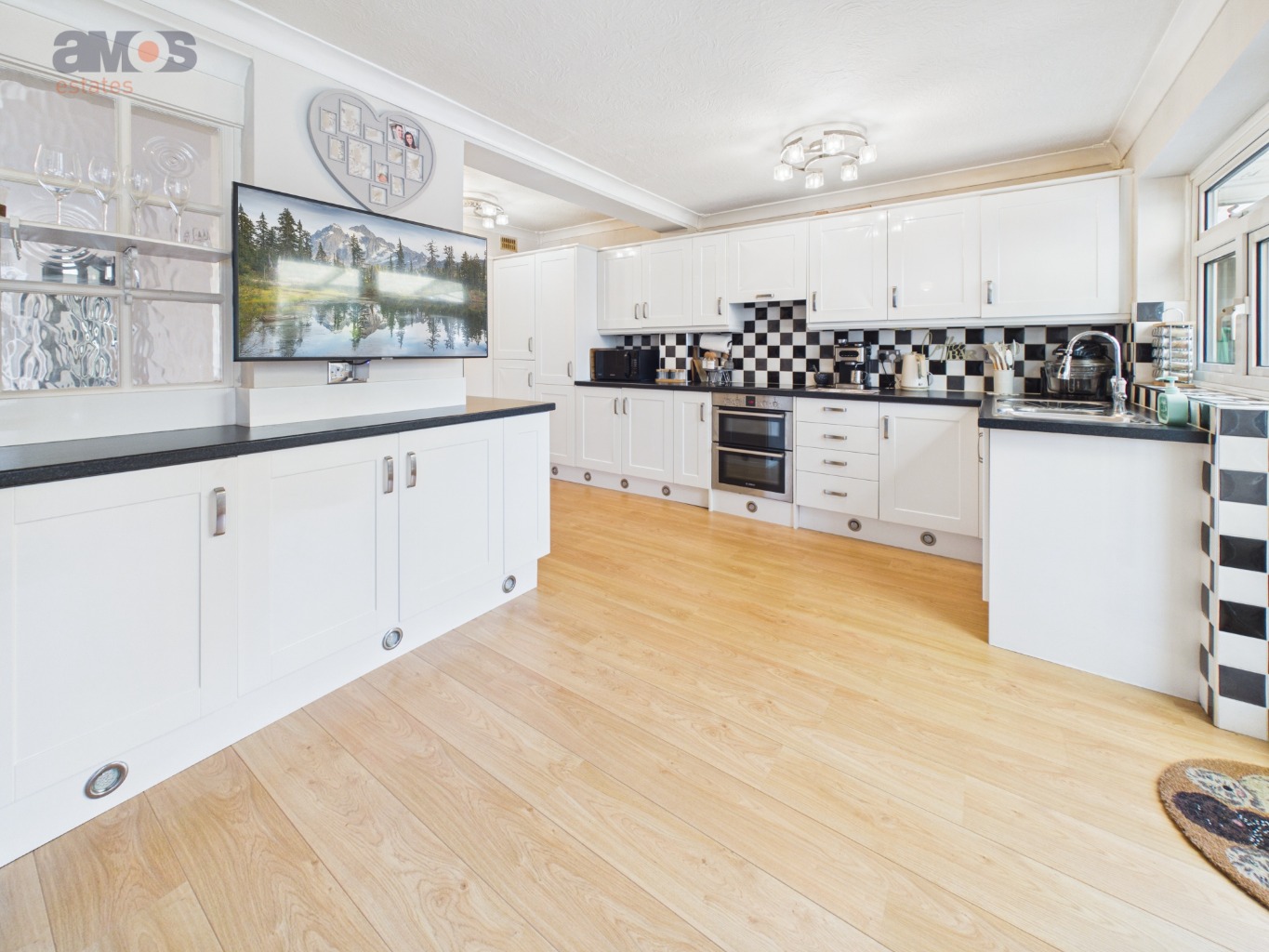 Ashingdon Road, Rochford, Essex, SS4 1TS