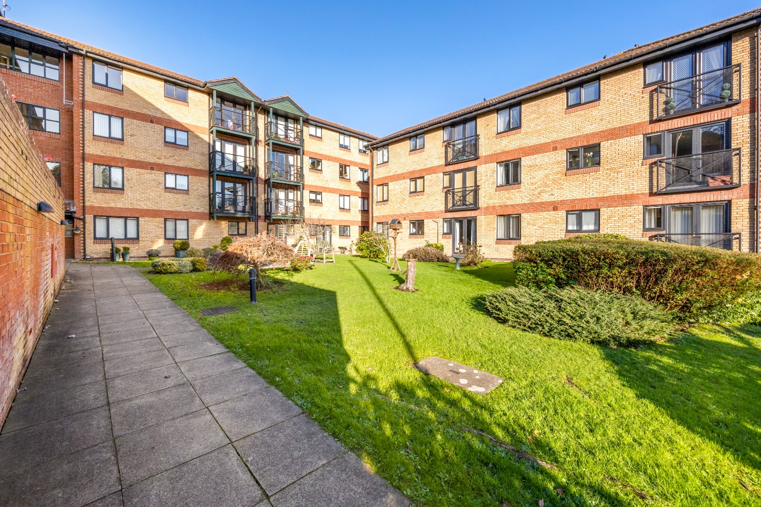 2 Bedroom flat for sale