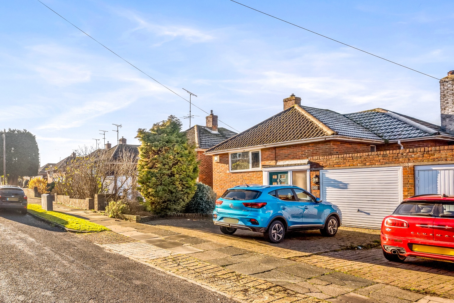 3 Bedroom link detached house house for sale