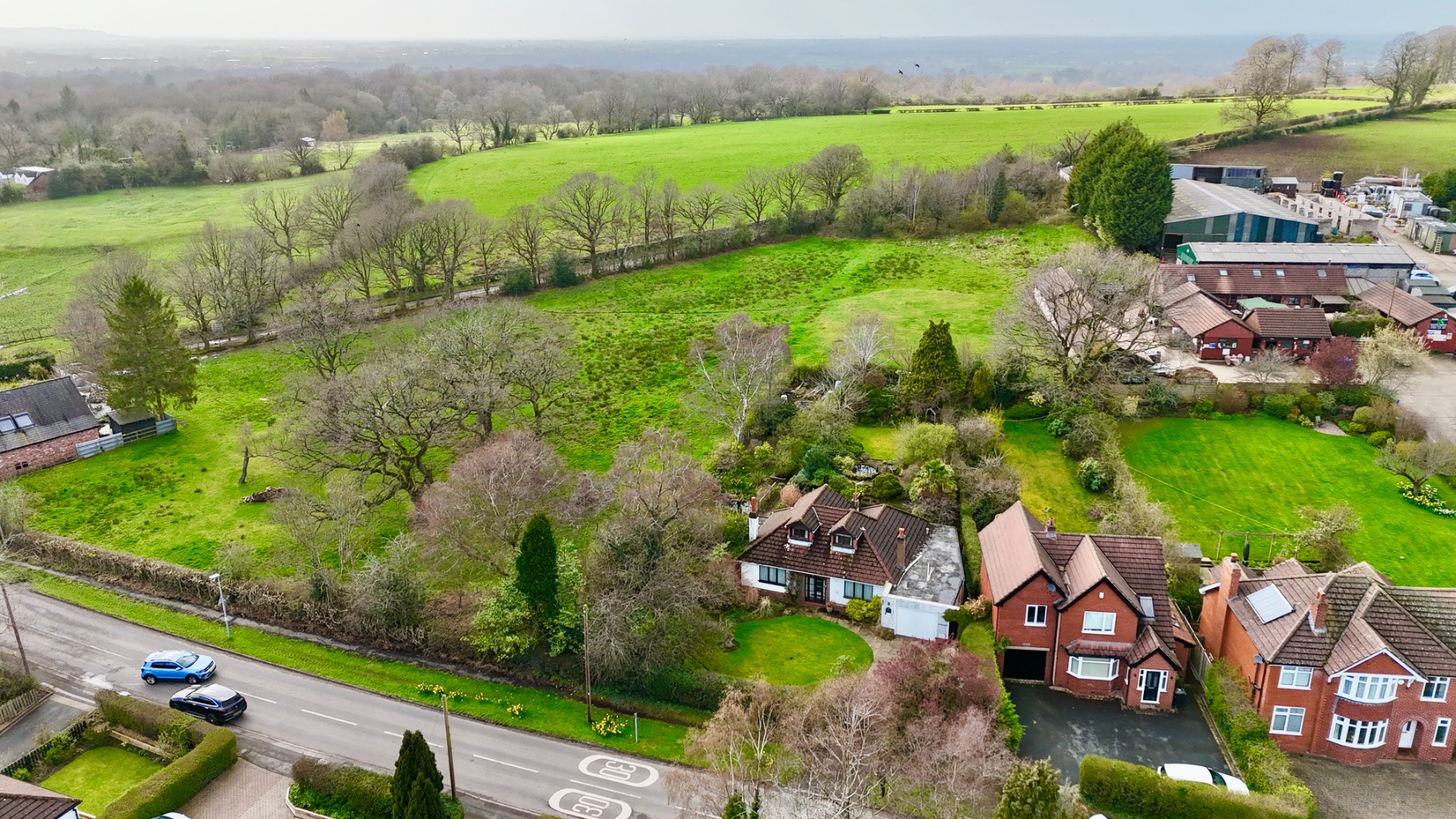 TWO DOUBLE BED DETACHED BUNGALOW  IN A SOUGHT AFTER SEMI-RURAL LOCATION- NO VENDOR CHAIN.