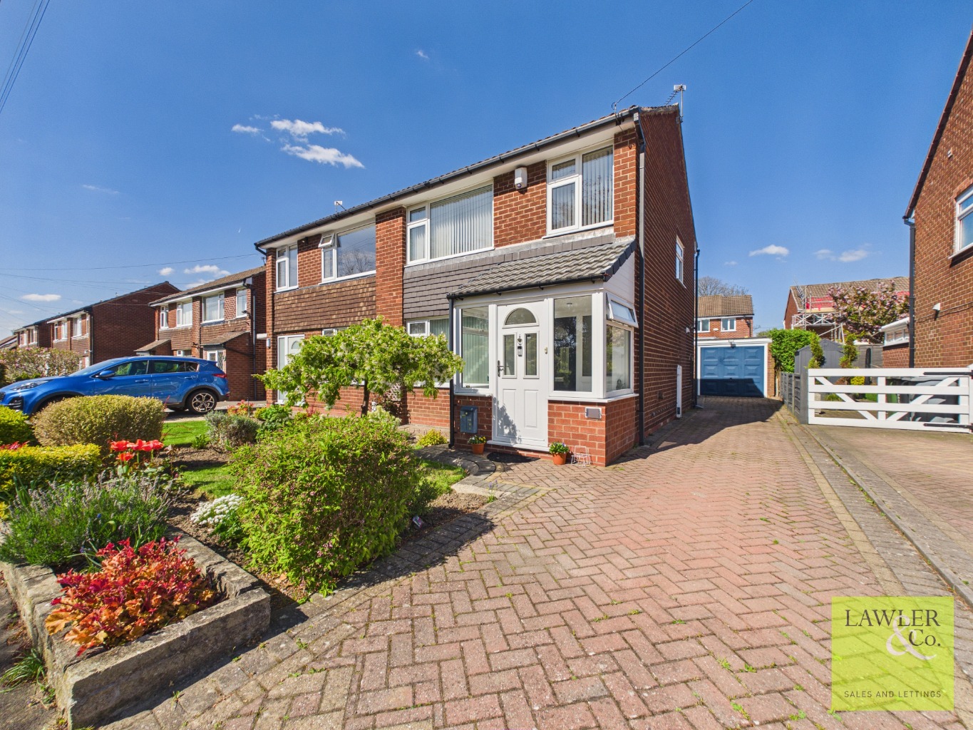 IMMACULATELY PRESENTED THREE BED SEMI-DETACHED HOME- IN A SOUGHT AFTER RESIDENTIAL LOCATION