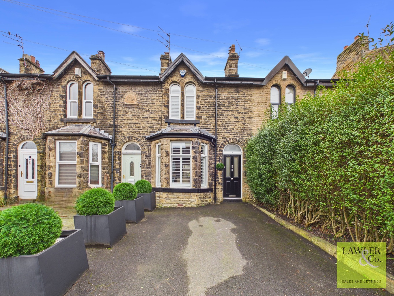 A fantastic, beautifully presented TWO DOUBLE BEDROOM property situated in the sought after location