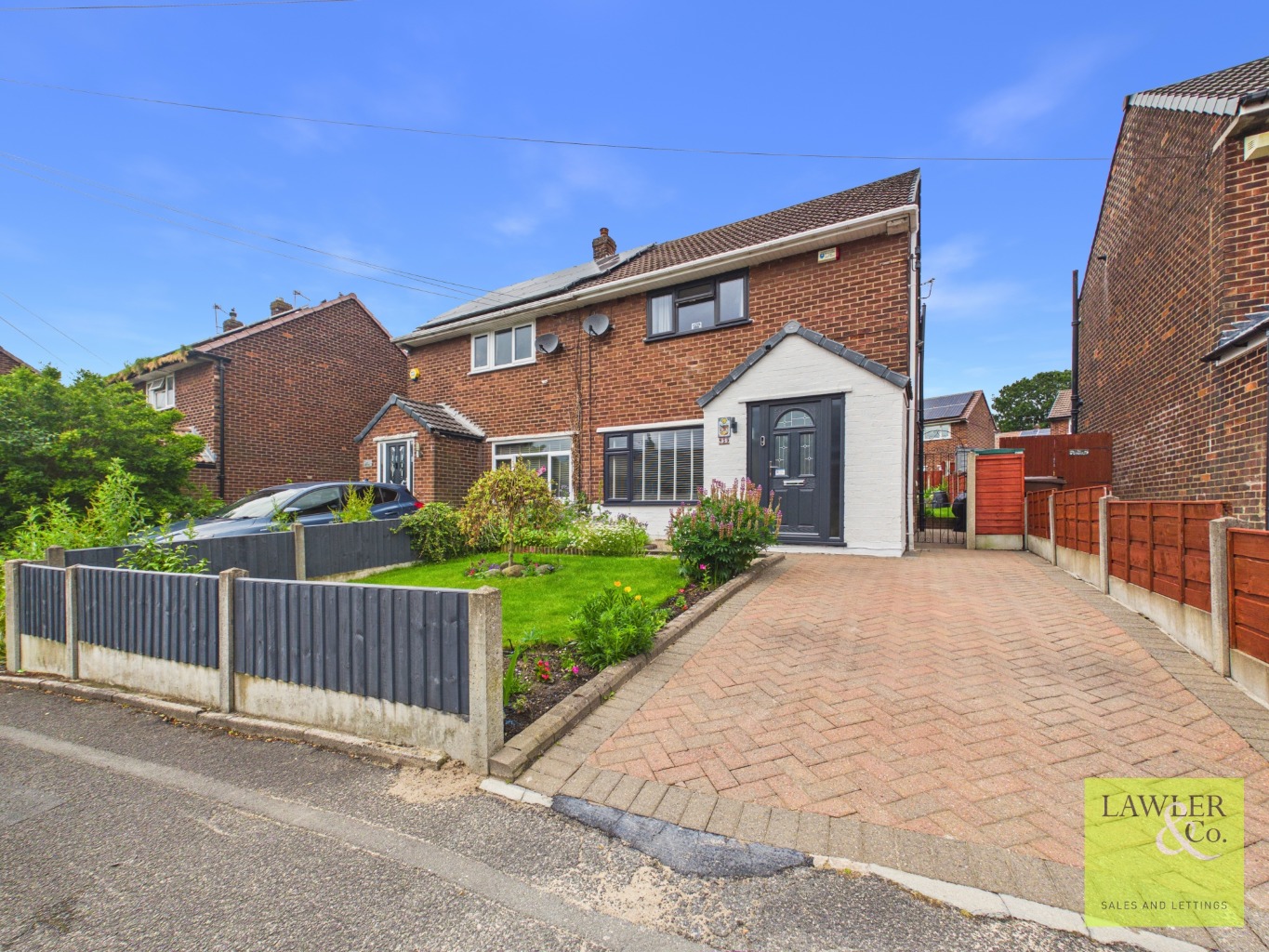 Beautifully Presented Two Bedroom Semi-Detached Home with Loft Room – Ready to Move Straight Into