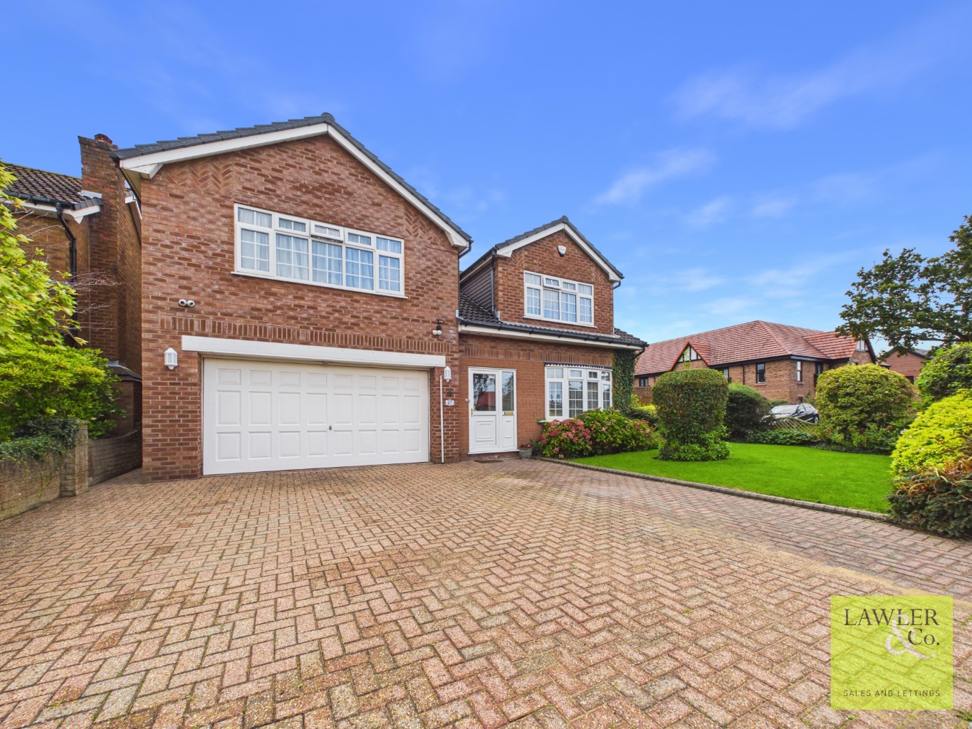 SUBSTANTIALLY EXTENDED FOUR BED DETACHED FAMILY HOME  OVER 2,476 SQ FT IN A SOUGHT AFTER  LOCATION