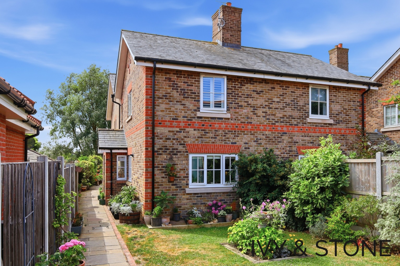 Riverside Living: Three-Bedroom Home in Hartford End