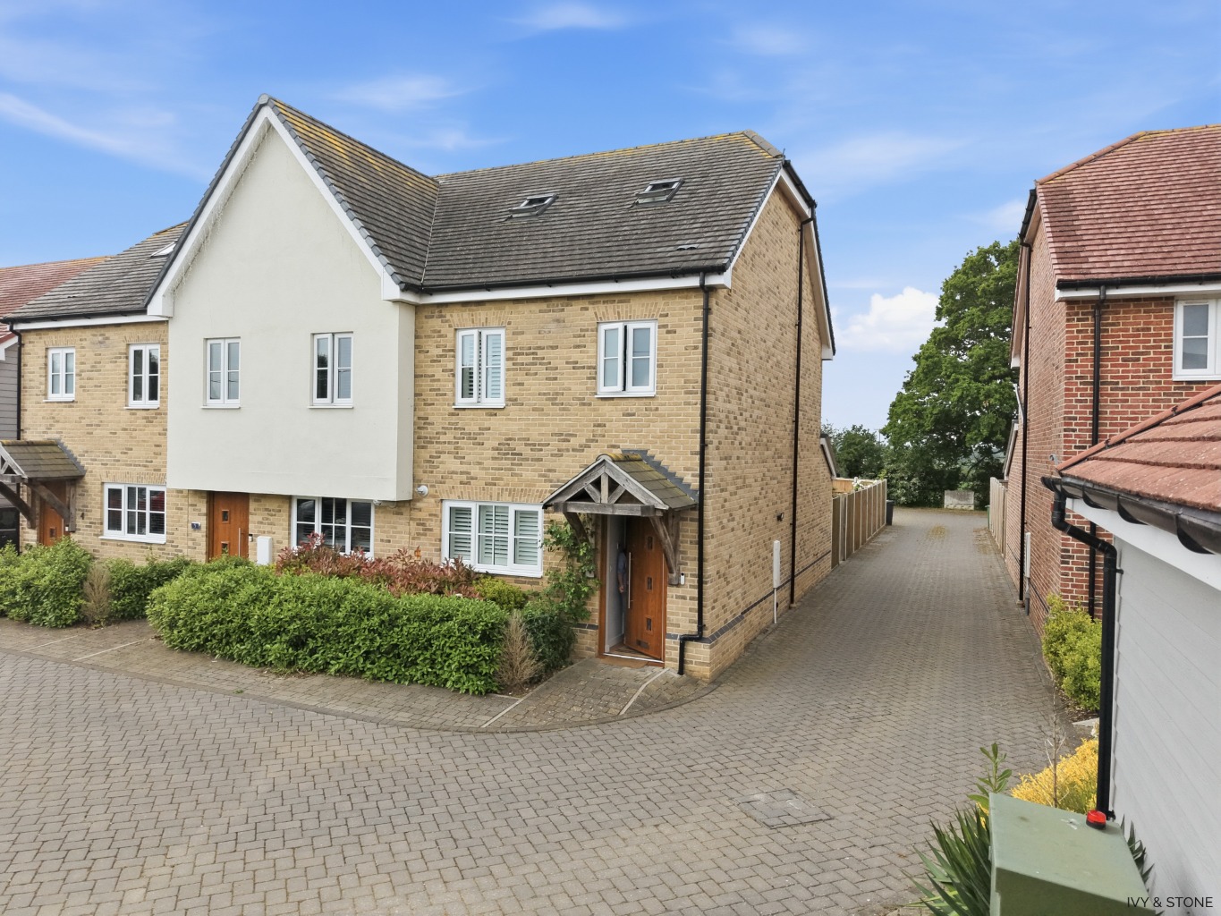 Modern Three Bedroom Home with Garage and Countryside Views in Felsted