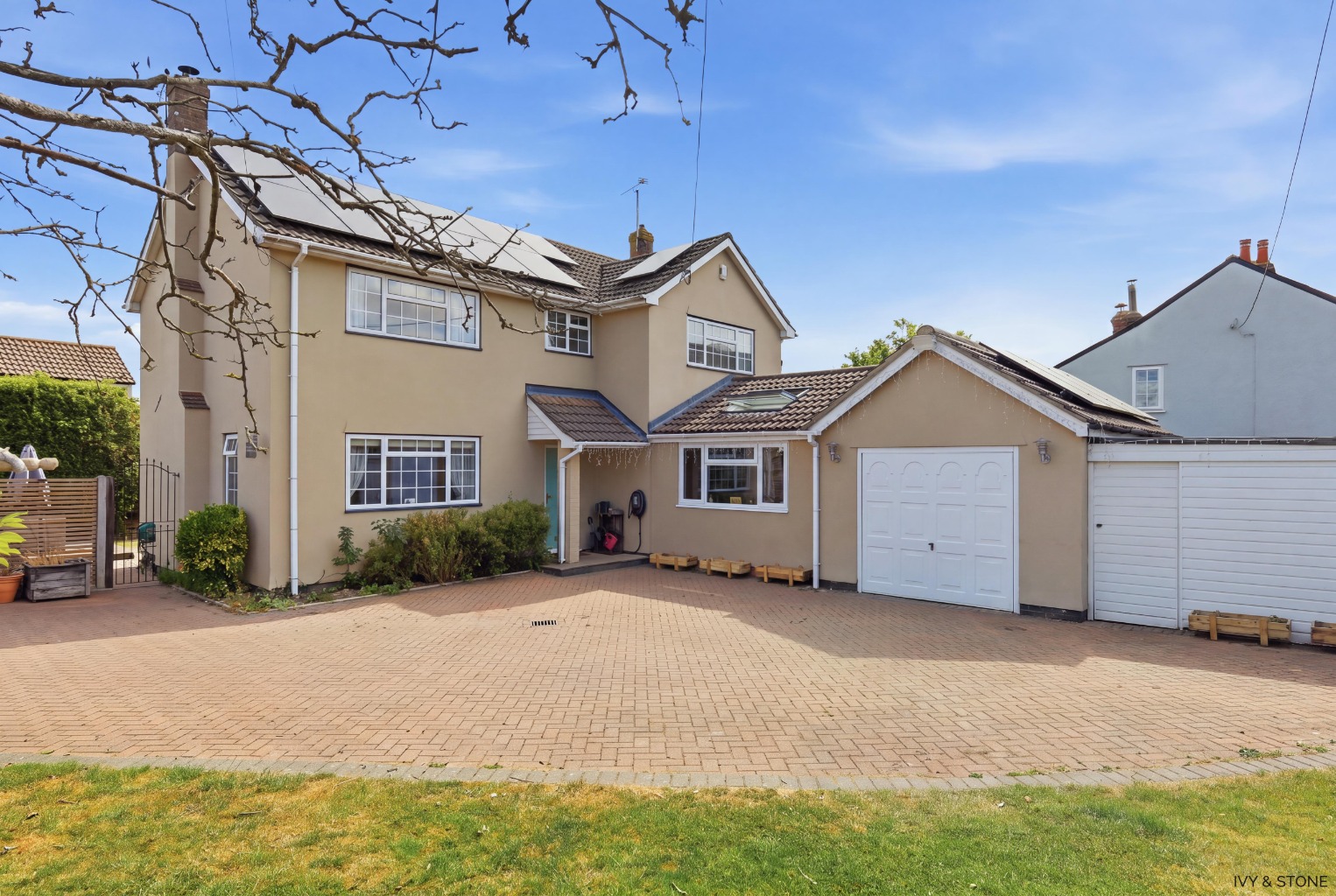 Exceptional Detached Family Home with Luxury Open-Plan Living & Smart Home Features Exceptional Detached Family Home with Luxury Open-Plan Living & Smart Home Features