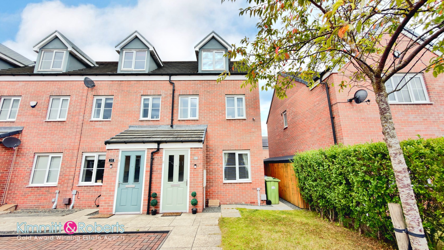 Modern 3-Bed End Link Townhouse in Houghton le Spring