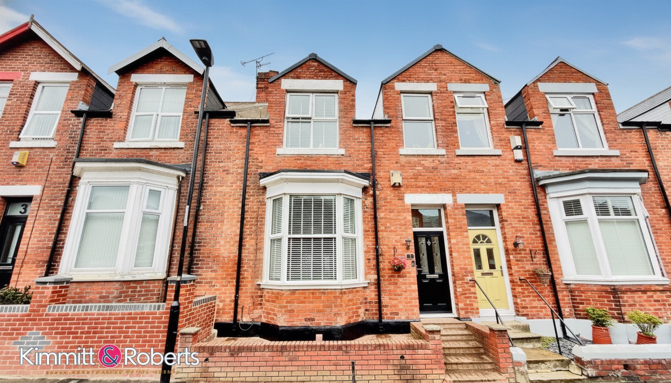 Spacious 4-Bed Mid-Terrace House in Sunderland - Near the City Centre