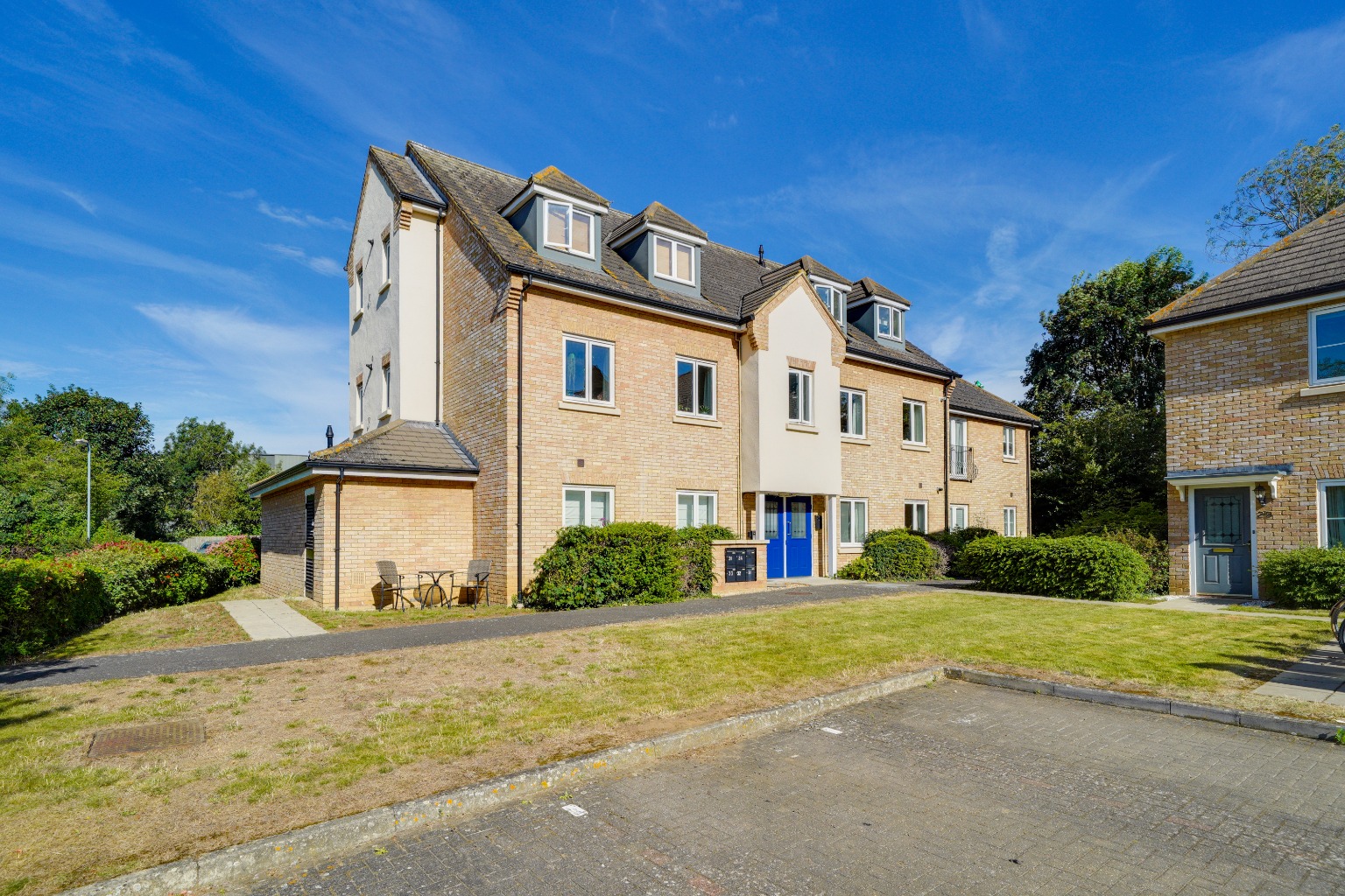 Excellent Investment Opportunity/First Time Buy One bedroom second floor apartment