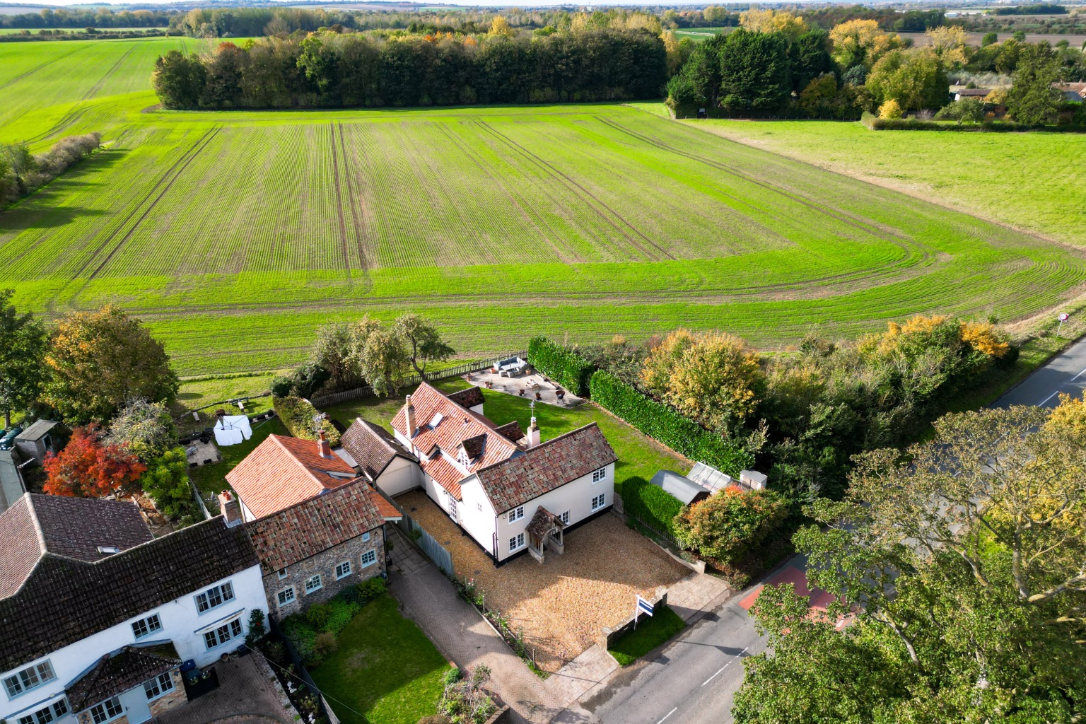 Stunning four bedroom english character cottage in Cambridge Cummuter Village with spectacular views