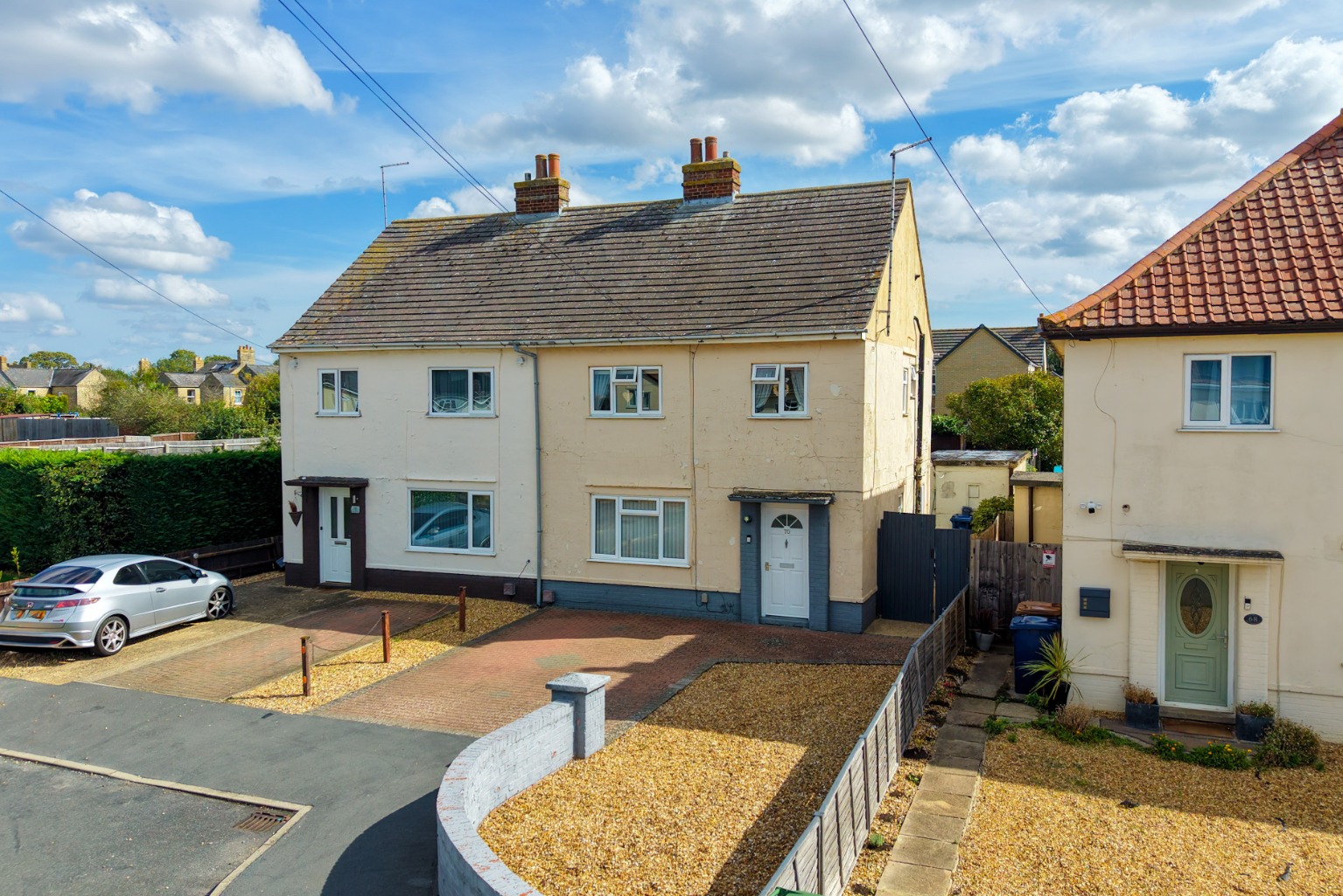 A well-presented three-bedroom semi-detached home in a cul-de-sac location