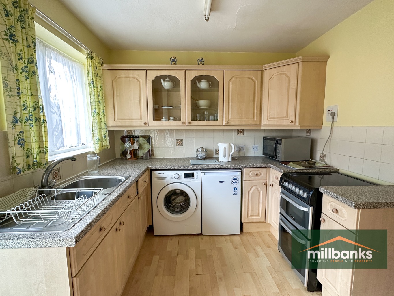 A Detached 3 Bedroom Bungalow Conveniently Situated for the Centre of Town with No Onward Chain property fourth image