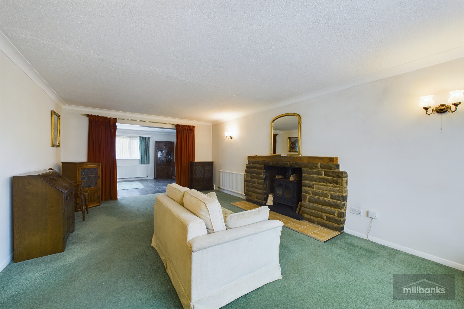 A 4 Bedroom Extended Detached Chalet With No Onward Chain! property fifth image