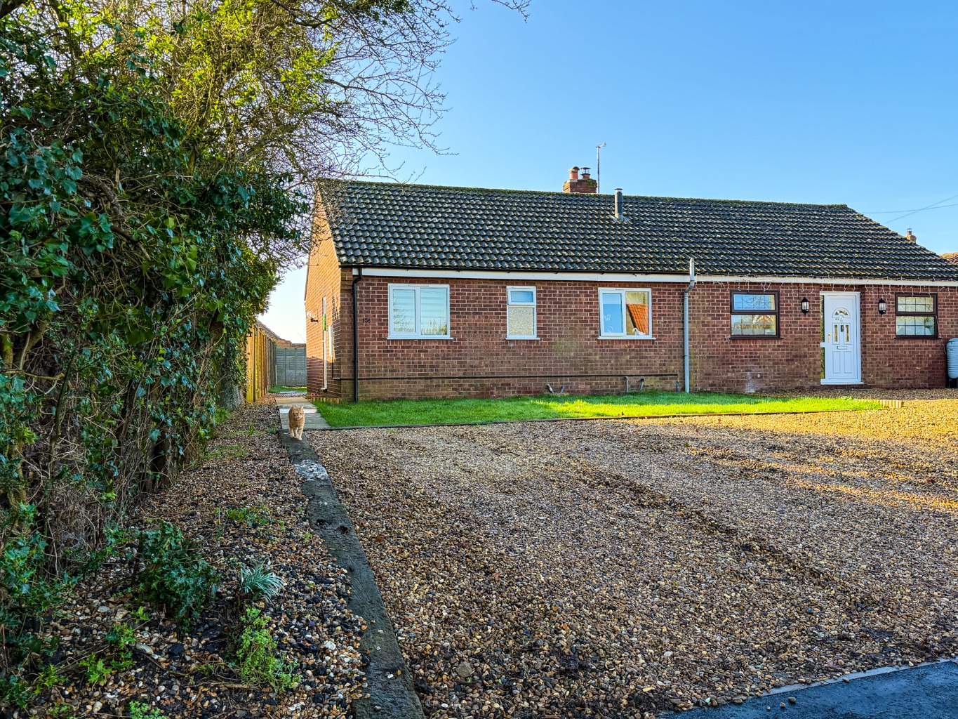 An Attractive Non Estate 2-Bed Semi-Detached Bungalow in Bunwell: Village Living Awaits!
