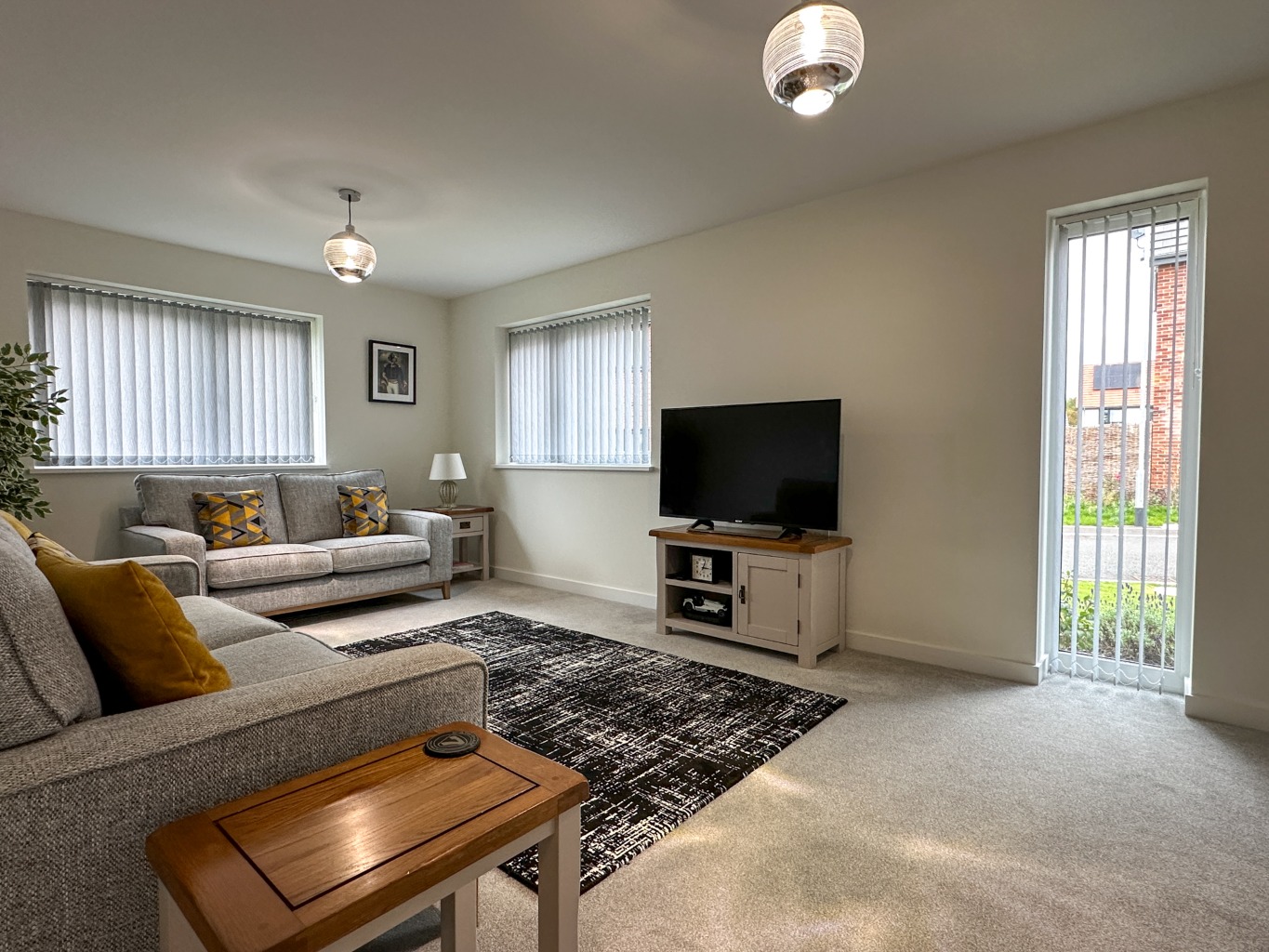 Stunning Contemporary 3-Bedroom Detached Home with South-Facing Garden on a Plot of 0.21 of an Acre. property second image