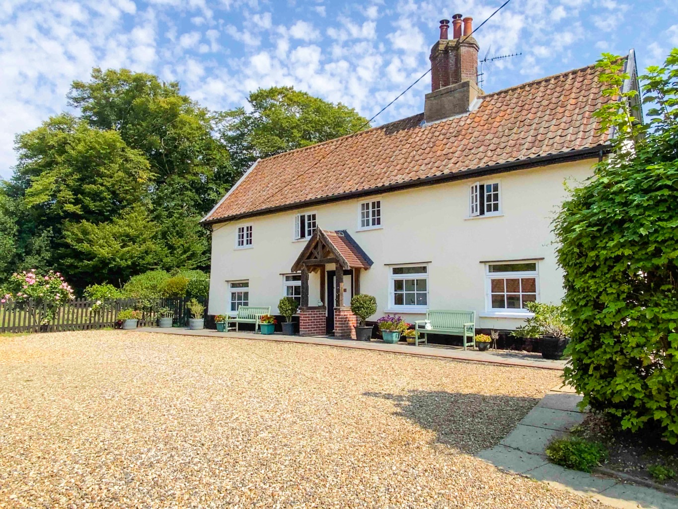 A Charming Grade II Listed Rural Cottage with a Detached 1 Bedroom Cottage/Annexe on a 1 Acre Plot
