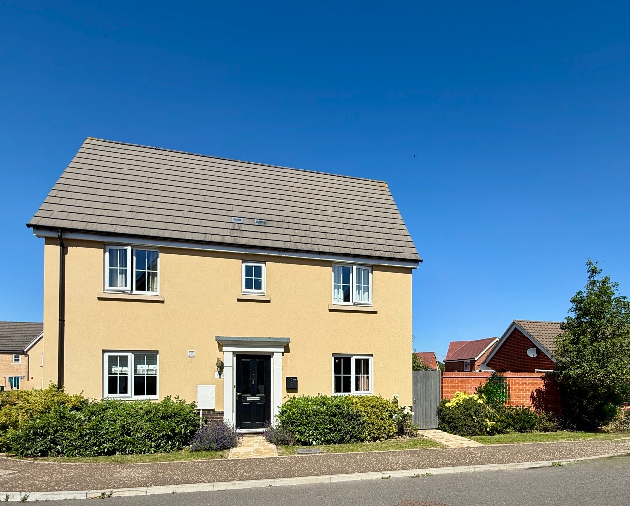 Guide Price £280,000 A Stunning  Chain Free Spacious Home  In Attleborough