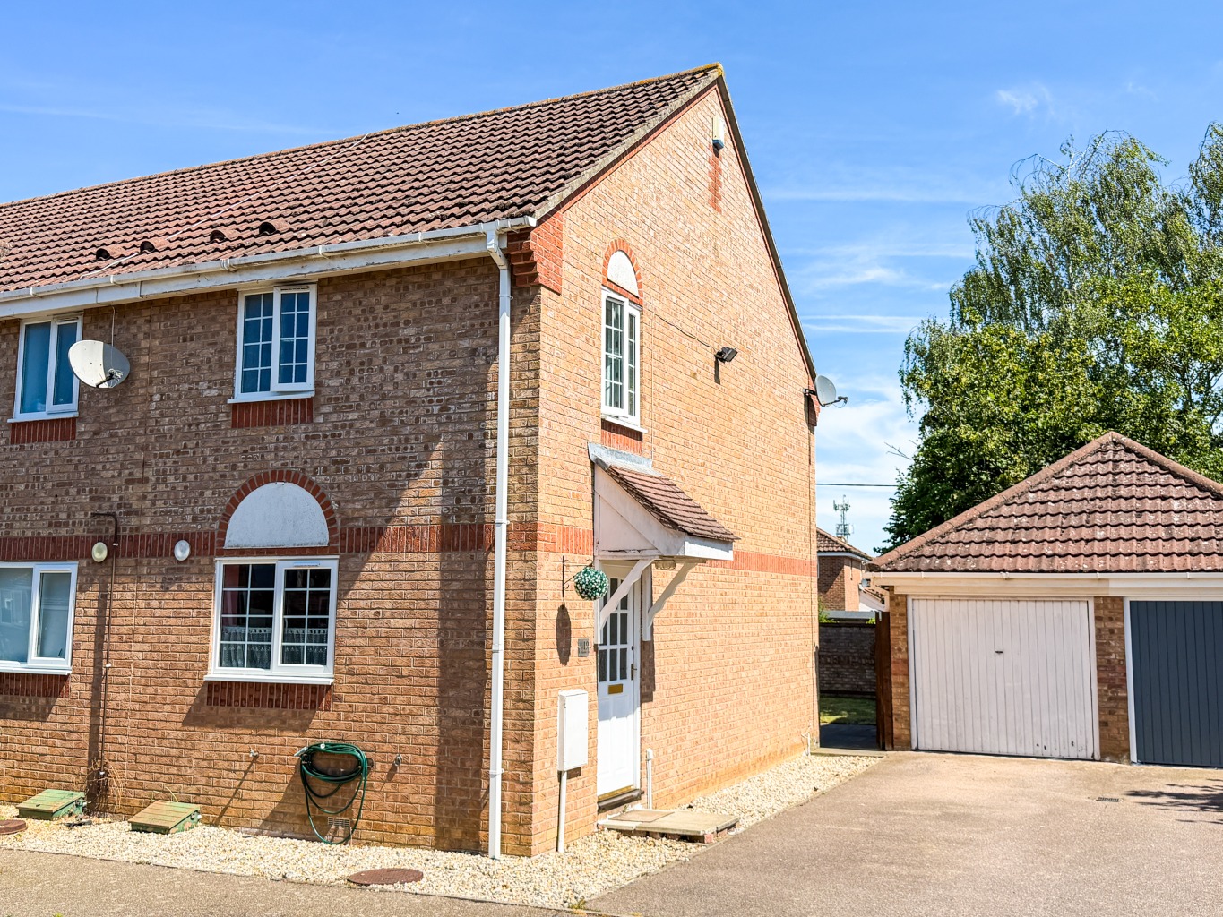 A Charming 2-Bed End Terrace Home in the Centre Attleborough Enjoying a Cul-De-Sac Position.