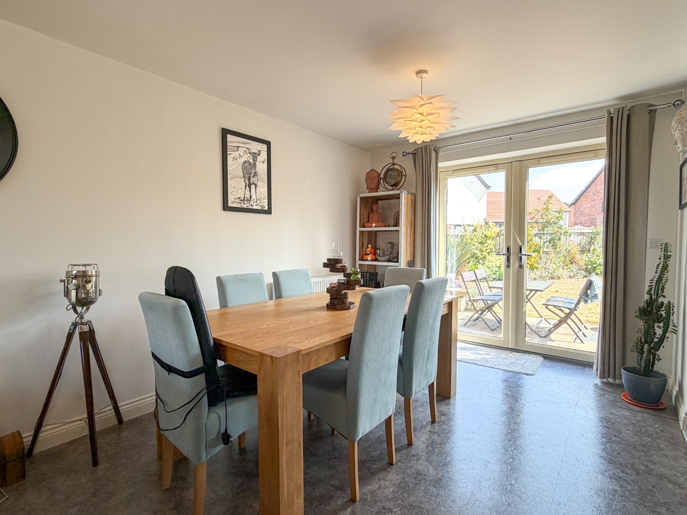 A Modern Three-Bedroom Semi-Detached House with an 80% Shared Ownership Leasehold Purchase property fourth image