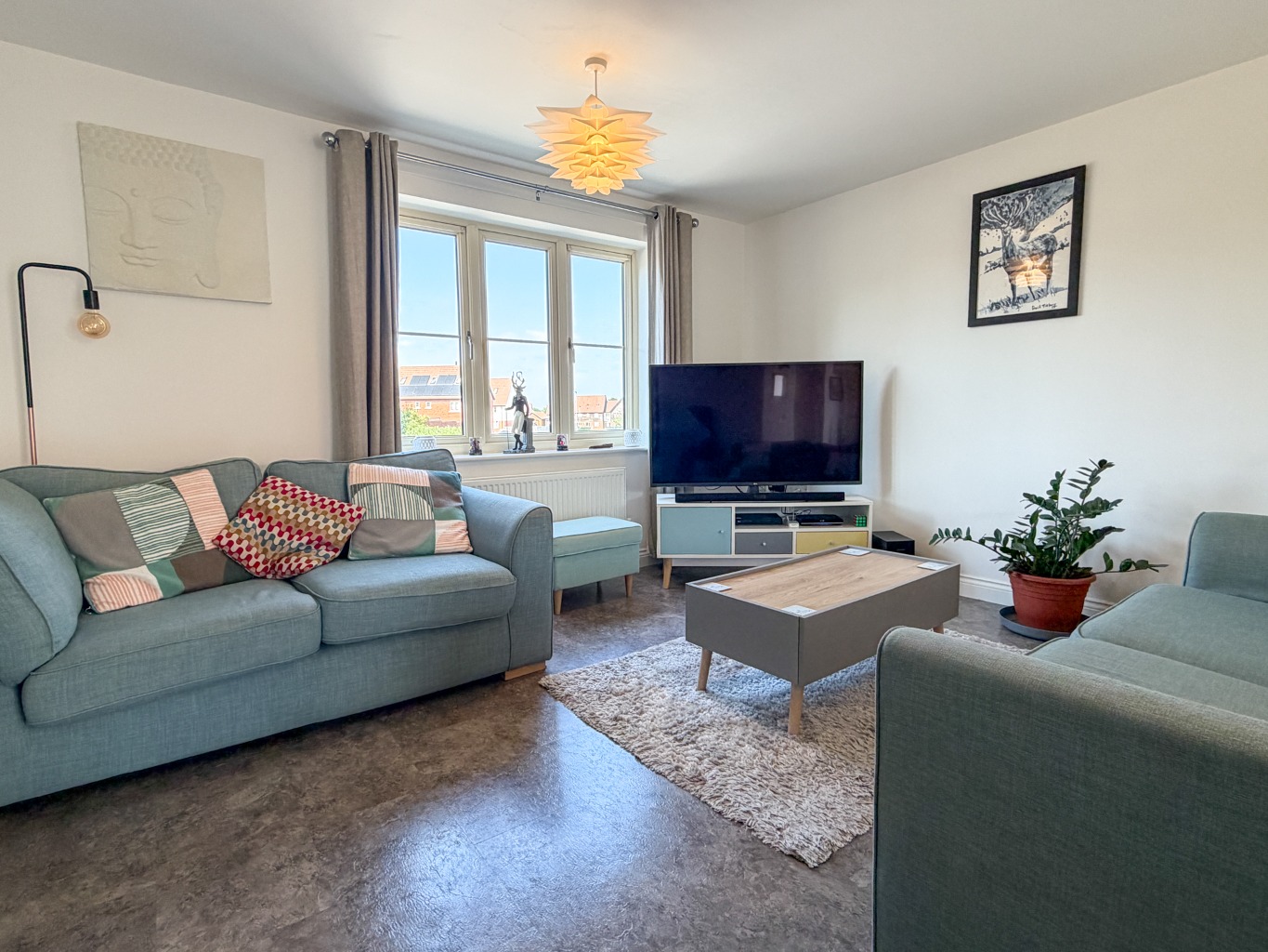 A Modern Three-Bedroom Semi-Detached House with an 80% Shared Ownership Leasehold Purchase property third image