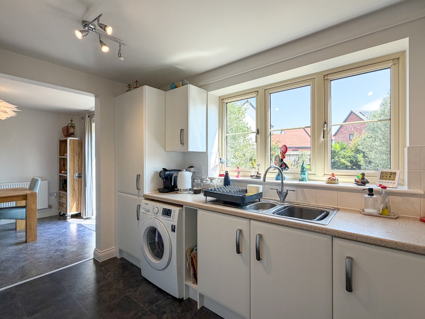A Modern Three-Bedroom Semi-Detached House with an 80% Shared Ownership Leasehold Purchase property fifth image