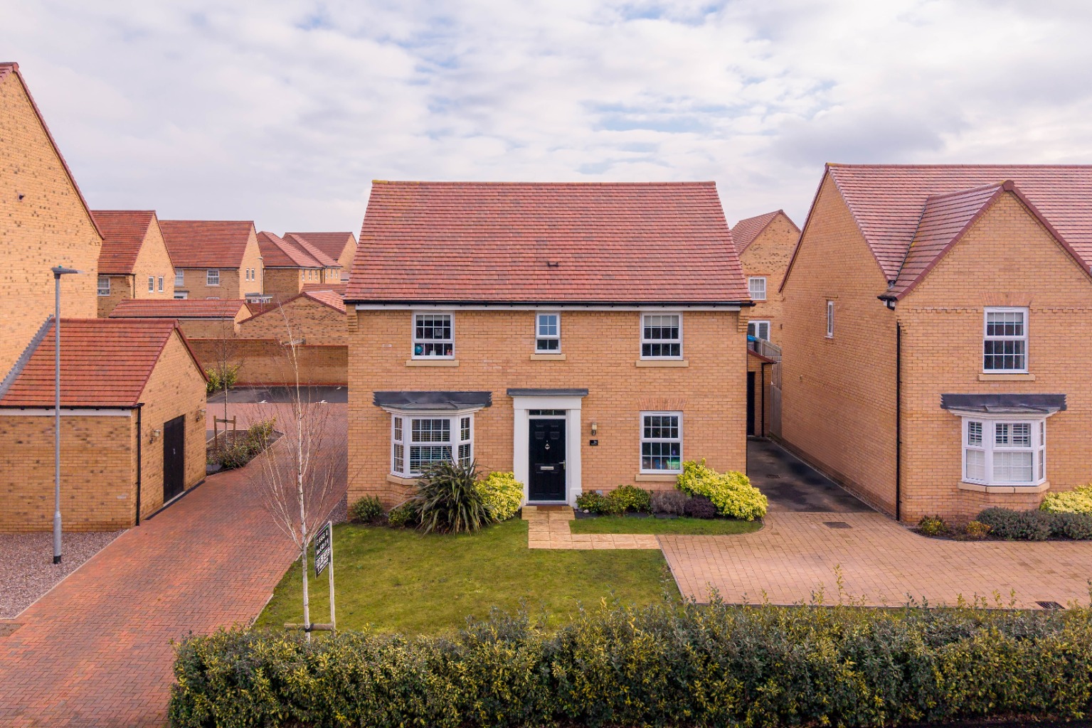 Exceptional Modern Four Double Bedroom Home with Garage in Godmanchester