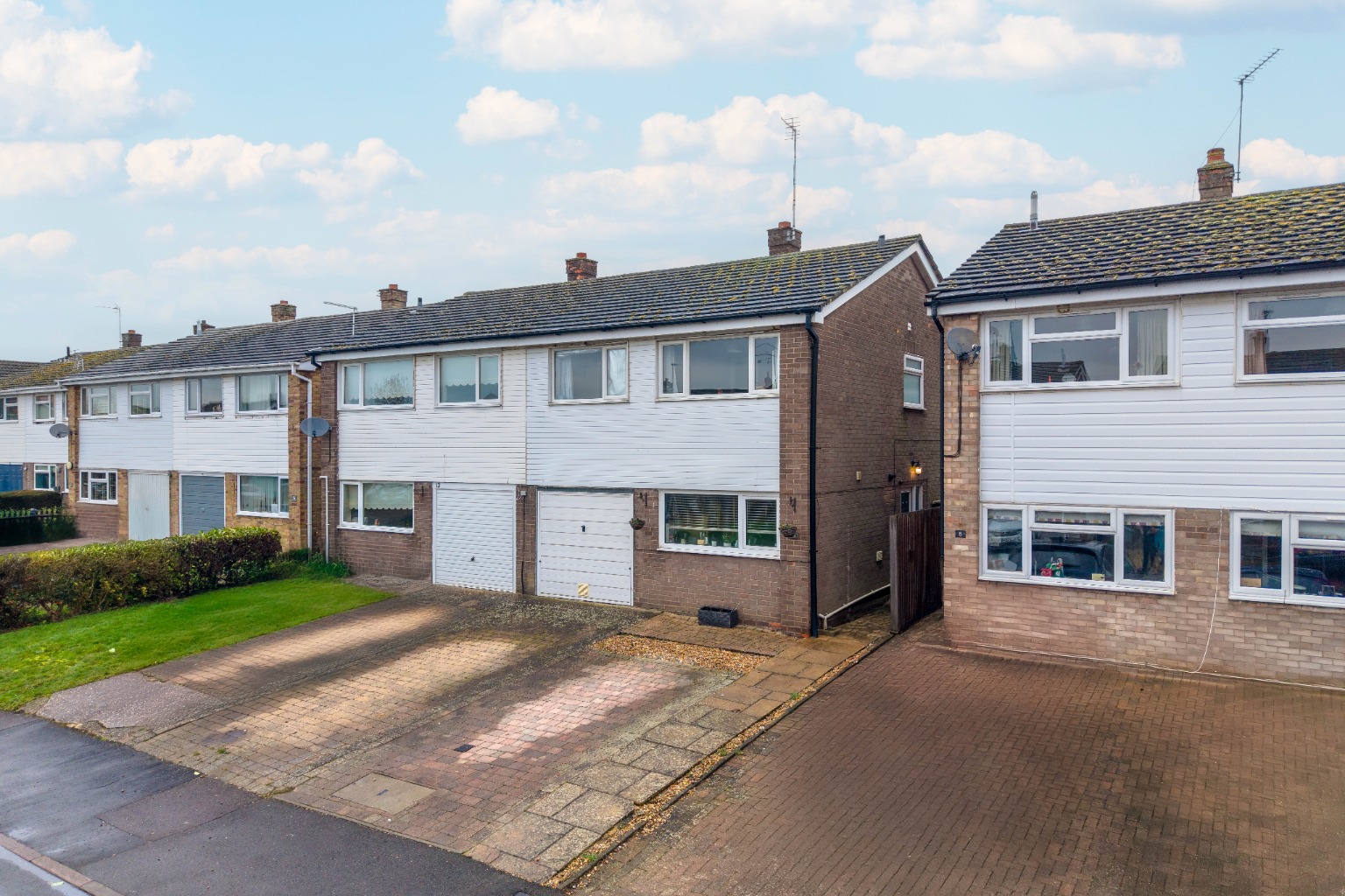 Extended Three Bedroom Home with Separate Study and En-Suite Shower Room in Brampton