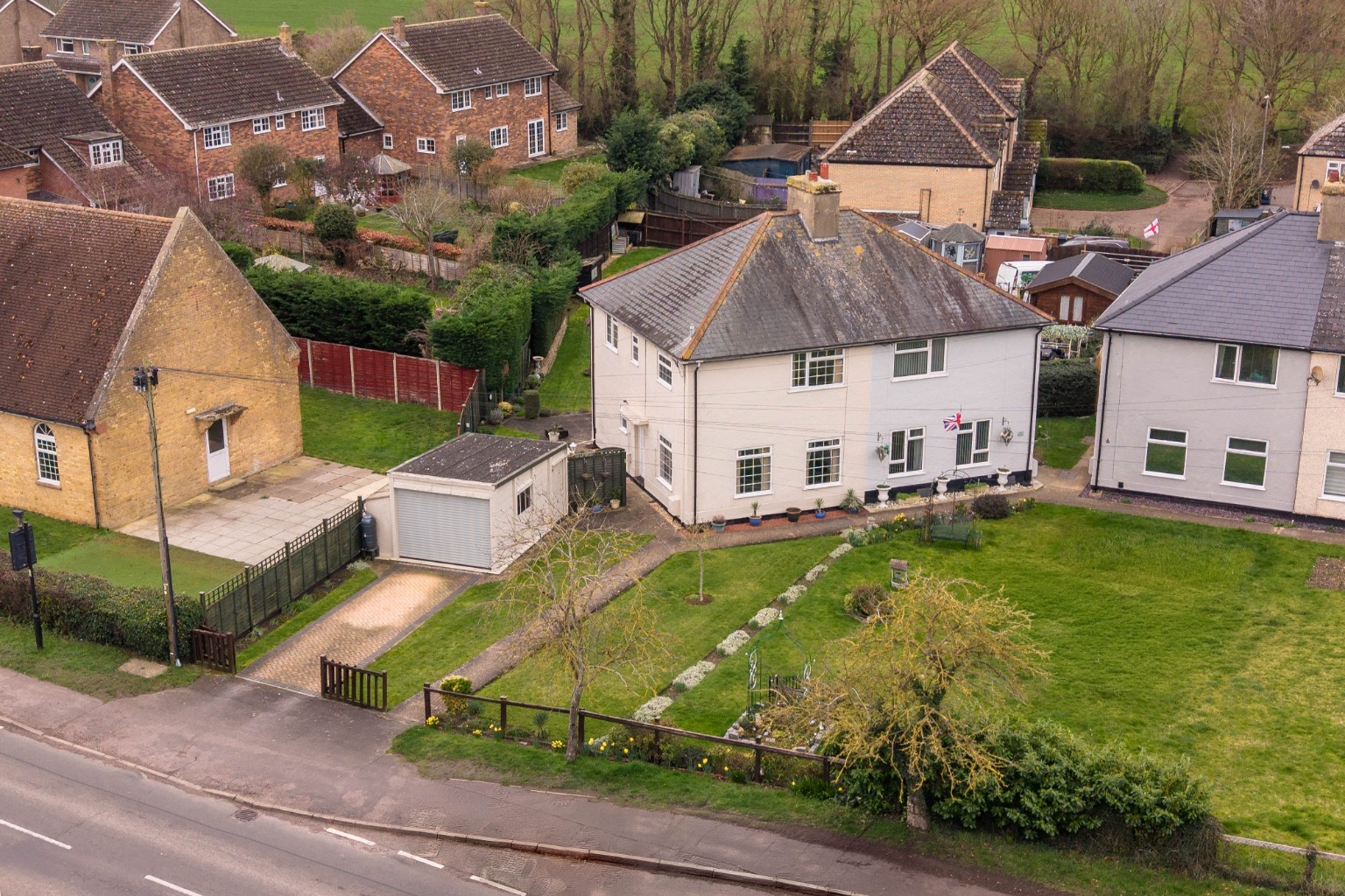 Established Three Bedroom Semi-Detached Home in Hilton Offered with No Foward Chain