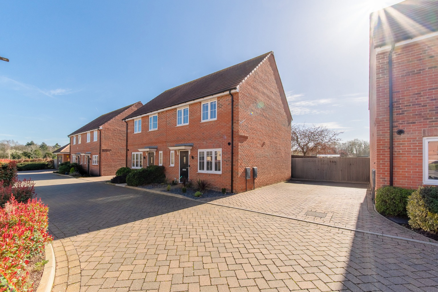 Beautifully Presented Three Bedroom Home in Sought After Brampton