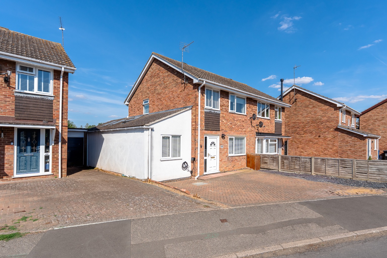 *** Guide Price £300,000 - £325,000 *** Extended 3/4 Bed Family Home in Somersham