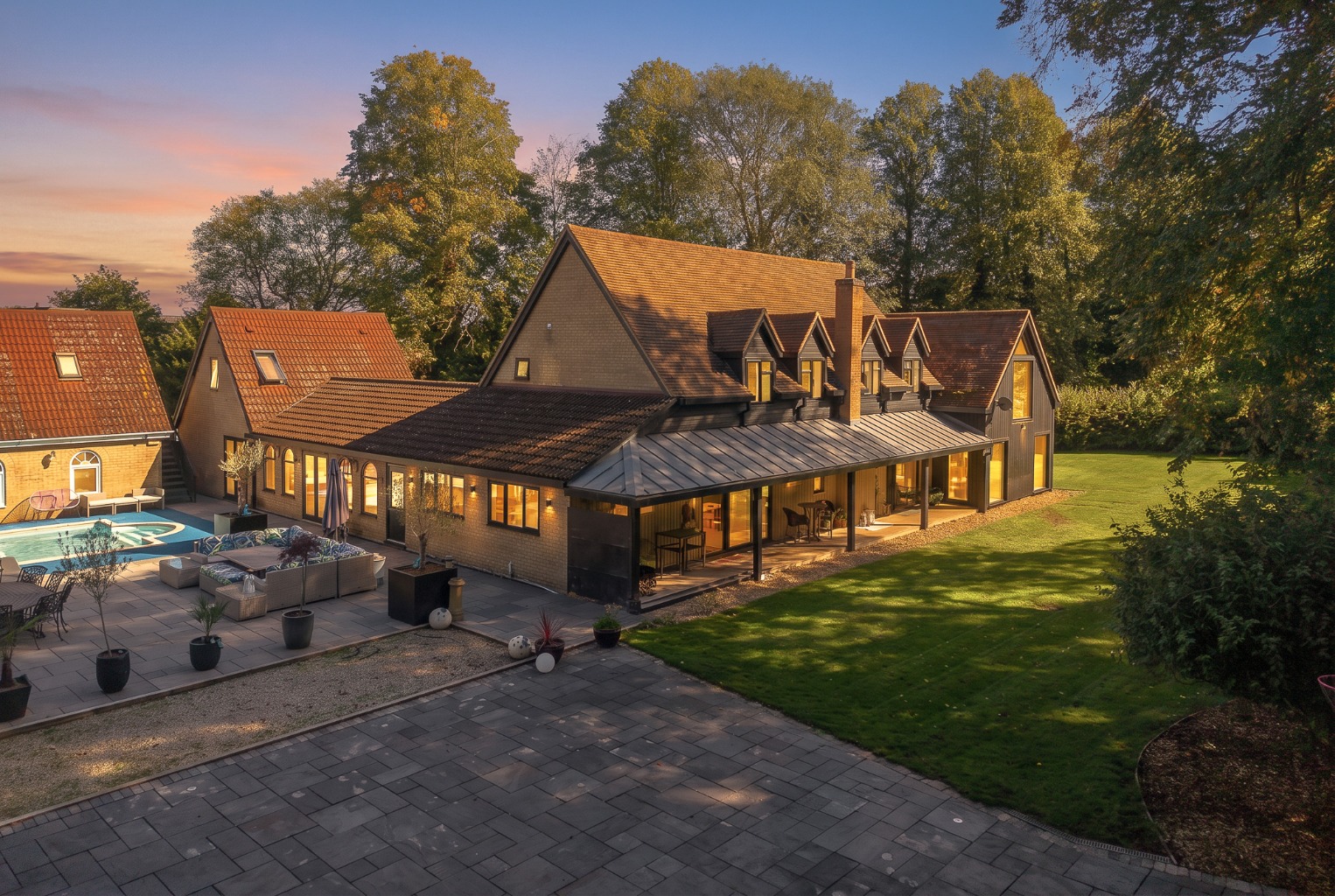 Exceptional 4 Bedroom Family Residence with Annexe, Pool & Triple Garage in Wyton, Huntingdon
